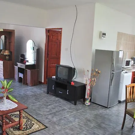 Rowsvilla Self Catering Guest-House
