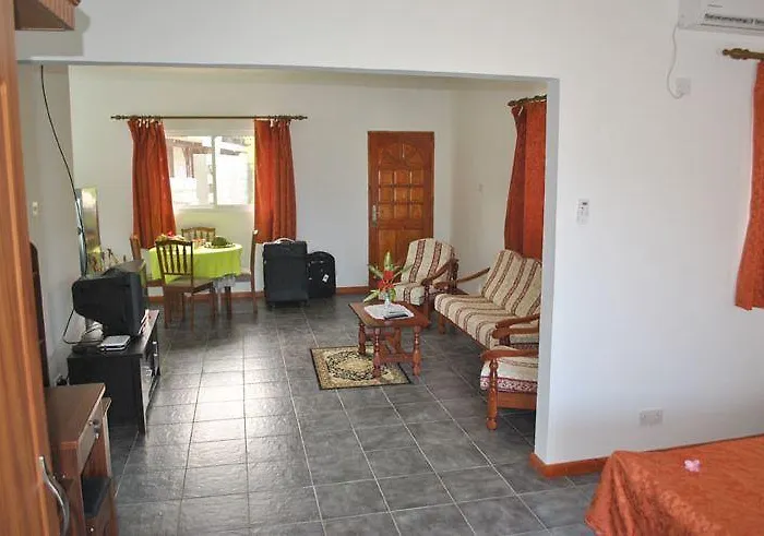 Rowsvilla Beau Vallon (Mahe)