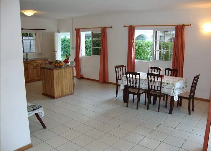 Rowsvilla Beau Vallon (Mahe)